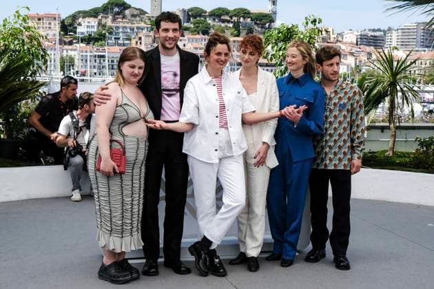 Lou Roy-Lecollinet, Josh O Connor, Alice Rohrwacher, Carol Duarte, Alba Rohrwacher und Vincenzo Nemolato beim Photocall zum Kinofilm La Chimera auf dem Festival de Cannes 2023 76. Internationale Filmfestspiele von Cannes am Palais des Festivals. Cannes, 27.05.2023
