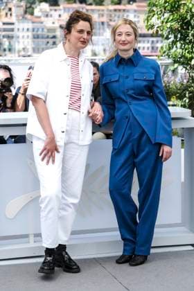 Alice Rohrwacher und Alba Rohrwacher beim Photocall zum Kinofilm La Chimera auf dem Festival de Cannes 2023 76. Internationale Filmfestspiele von Cannes am Palais des Festivals. Cannes, 27.05.2023