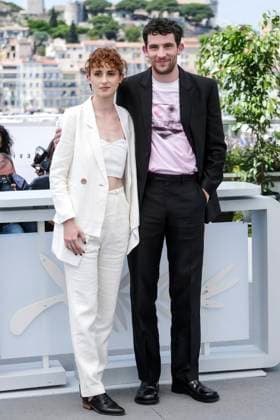 Carol Duarte und Josh O Connor beim Photocall zum Kinofilm La Chimera auf dem Festival de Cannes 2023 76. Internationale Filmfestspiele von Cannes am Palais des Festivals. Cannes, 27.05.2023