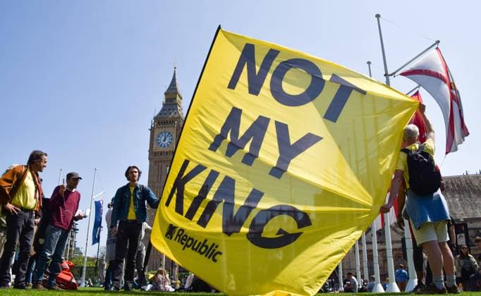 Bilder des Jahres 2023, News 05 Mai News Themen der Woche KW21 News Bilder des Tages May 27, 2023, London, England, United Kingdom: Members of anti-monarchy group Republic hold a Not My King banner in Parliament Square. Various activist groups gathered in Westminster in protest against the Public Order Bill, which restricts protests. London United Kingdom - ZUMAv130 20230527_zip_v130_004 Copyright: xVukxValcicx