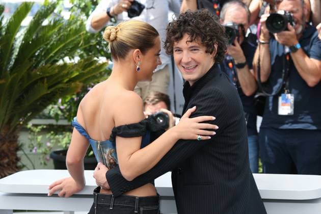 76e Festival International du Film de Cannes. Photocall. 76th Cannes Film Festival. Photocall with cast of the film Elemental . Adele Exarchopoulos and Vincent Lacoste. 292714 2023-05-27 Cannes France  Copyright: xIsabellexVautierx xStarfacex STAR_292714_099