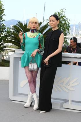 76e Festival International du Film de Cannes. Photocall. 76th Cannes Film Festival. Photocall with cast of the film Perfect days . Aoi Yamada and Arisa Nakano. 292714 2023-05-26 Cannes France  Copyright: xIsabellexVautierx xStarfacex STAR_292714_182