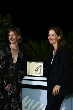 Internationale Filmfestspiele von Cannes, Sandra Hüller The Palme D Or Winners Photo Call at the 76th Edition of the Cannes Film Festival Justine Triet, who just won The Palme D Or Award for Anatomy of a Fall ( Anatomie d une chute ), poses with actress Sandra Huller. during the Palme D Or winners photocall at the 76th edition of the Cannes Film Festival, on May 27 2023, in Cannes, France Cannes Palace of Festivals and Congresses of Cannes Cannes France Copyright: xAlexandraxFechetex _ADR3903