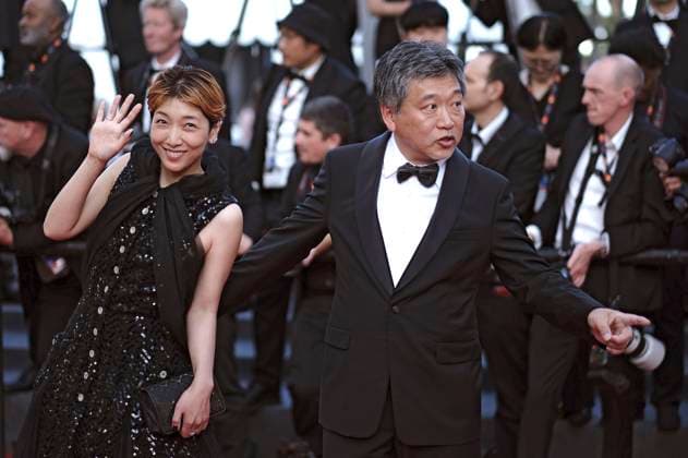 Sakura Ando und Hirokazu Koreeda bei der Abschlussveranstaltung mit der Premiere des Animationsfilms Elemental auf dem Festival de Cannes 2023 76. Internationale Filmfestspiele von Cannes im Palais des Festivals. Cannes, 27.05.2023