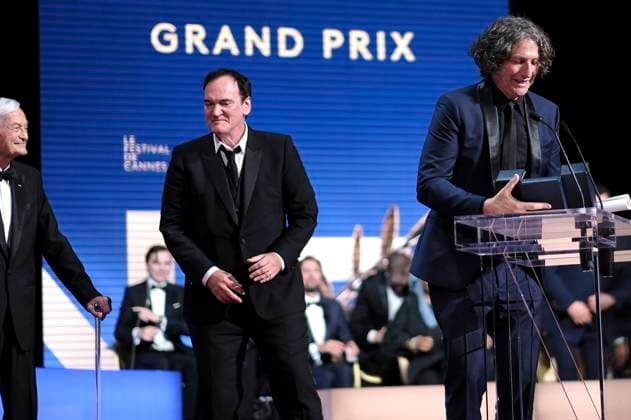 Roger Corman, Quentin Tarantino und Jonathan Glazer mit dem Großen Preis der Jury für The Zone of Interest bei der Preisverleihung auf dem Festival de Cannes 2023 76. Internationale Filmfestspiele von Cannes am Palais des Festivals. Cannes, 27.05.2023