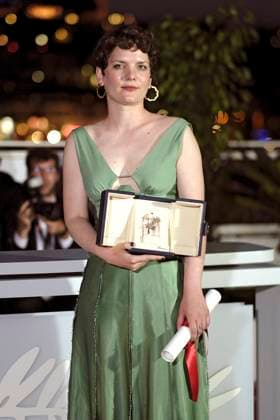 Flora Anna Buda mit der Goldenen Palme für den besten Kurzfilm 27 beim Photocall mit den Preisträgern auf dem Festival de Cannes 2023 76. Internationale Filmfestspiele von Cannes am Palais des Festivals. Cannes, 27.05.2023