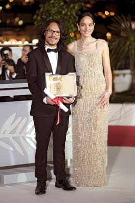 Pham Thien An mit der Goldenen Kamera für Inside the Yellow Cocoon Shell und Anais Demoustier beim Photocall mit den Preisträgern auf dem Festival de Cannes 2023 76. Internationale Filmfestspiele von Cannes am Palais des Festivals. Cannes, 27.05.2023