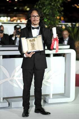 Pham Thien An mit der Goldenen Kamera für Inside the Yellow Cocoon Shell beim Photocall mit den Preisträgern auf dem Festival de Cannes 2023 76. Internationale Filmfestspiele von Cannes am Palais des Festivals. Cannes, 27.05.2023