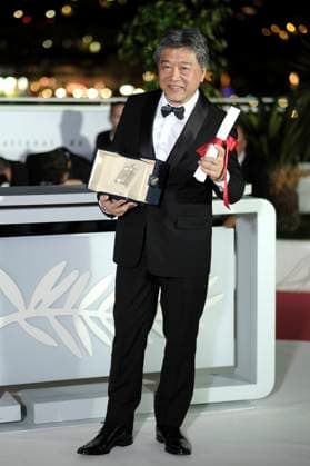 Hirokazu Koreeda mit der Queer Palm für Monster beim Photocall mit den Preisträgern auf dem Festival de Cannes 2023 76. Internationale Filmfestspiele von Cannes am Palais des Festivals. Cannes, 27.05.2023