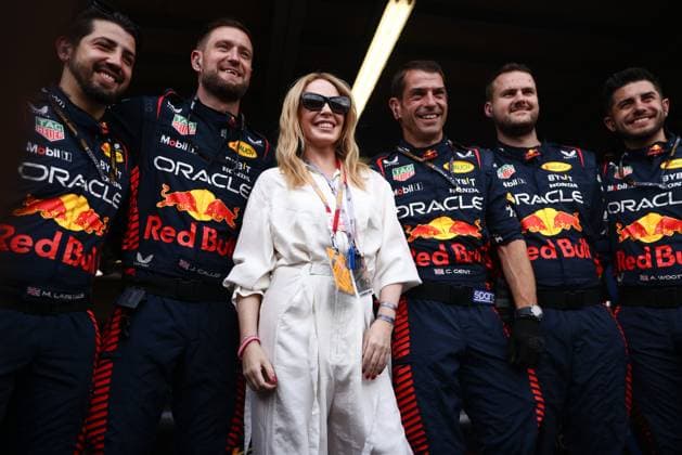 Bilder des Jahres 2023, Entertainment 05 Mai Entertainment Themen der Woche KW21 Entertainment Bilder des Tages May 28, 2023, Monte Carlo, Monaco: Kylie Minogue is seen in Red Bull Racing garage after F1 Grand Prix of Monaco at Circuit de Monaco on May 27, 2023 in Monte-Carlo, Monaco. Monte Carlo Monaco - ZUMAz156 20230528_zip_z156_048 Copyright: xBeataxZawrzelx