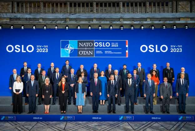 Bilder des Jahres 2023, News June 06 News Themen der Woche KW22 News Bilder des Tages Nato, utenriksministermote i Oslo 31. mai - 1. juni 2023 Oslo 20230601. Det sakalte familiebildet med utenriksministrene, tatt i Radhuset under Natos uformelle utenriksministermote i Oslo torsdag. Foto: Ole Berg-Rusten NTB Oslo Norge cAlAAOzPcVo EDITORIAL USE ONLY Ref:_POLcAlAAOzPcVo.jpg  Copyright: xOlexBerg-Rustenx xNTBx