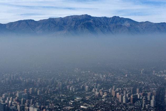 Santiago, 1 de Junio 2023. Continua mala calidad del aire en Santiago Javier Salvo Aton Chile, Santiago Chile Aton_715033 *** Santiago, June 1, 2023 Continued poor air quality in Santiago Javier Salvo Aton Chile, Santiago Chile Aton 715033  Copyright: JAVIERxSALVO ATONxCHILE