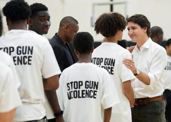 June 1, 2023, TORONTO, ON, CANADA: Prime Minister Justin Trudeau, right, meets with teenagers after announcing that every first Friday in June will be National Day Against Gun Violence at the OVO Athletic Centre in Toronto on Thursday, June 1, 2023. TORONTO CANADA  - ZUMAc35_ 20230601_zaf_c35_152 Copyright: xNathanxDenettex