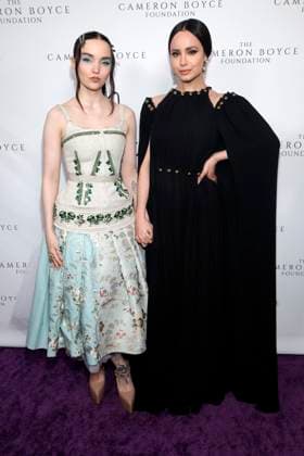 Entertainment Themen der Woche KW22 Entertainment Bilder des Tages LOS ANGELES, CA - JUNE 1: Dove Cameron and Sofia Carson at The Cameron Boyce Foundation s 2nd Annual Gala at Citizen News Hollywood at The Thompson Hotel in Los Angeles, California on June 1, 2023. Copyright: xFayexSadoux