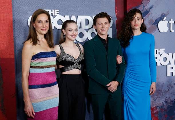 Entertainment Themen der Woche KW22 Entertainment Bilder des Tages Alexandra Milchan, Amanda Seyfried, Tom Holland and Emmy Rossum arrive on the red carpet at Apple TV+ s The Crowded Room New York Premiere at Museum of Modern Art on Thursday, June 1, 2023 in New York City  NYP20230601244 JohnxAngelillo