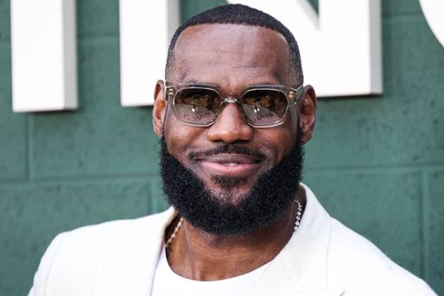Los Angeles Premiere Of Peacock s Shooting Stars American professional basketball player LeBron James arrives at the Los Angeles Premiere Of Peacock s Shooting Stars held at the Regency Village Theatre on May 31, 2023 in Westwood, Los Angeles, California, United States. Regency Village Theatre, Westwood, Los Angeles, California California United States  Copyright: xImagexPressxAgencyx originalFilename: collin-losangel230531_np3IR.jpg