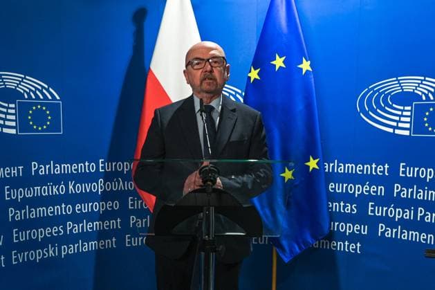 European Parliament Honors Polish WWII Hero Pilecki With Room Dedication BRUSSELS, BELGIUM - MAY 31, 2023: Ryszard Legutko MEP, Co-chairman of the European Conservatives and Reformists and Head of the Polish Law and Justice delegation to the European Parliament, speaks during the ceremony of naming the ECR Group meeting room in the European Parliament after World War II Polish hero Witold Pilecki, in Brussels, Belgium, on May 31, 2023. Pilecki, a Polish underground officer, voluntarily imprisoned himself at Auschwitz during World War II to gather intelligence and organize resistance. He is considered one of Poland s greatest wartime heroes and fought against both Nazi and Soviet-backed communist regimes. Pilecki s actions, including esca  Copyright: xArturxWidakx originalFilename: widak-european230531_npE6G.jpg