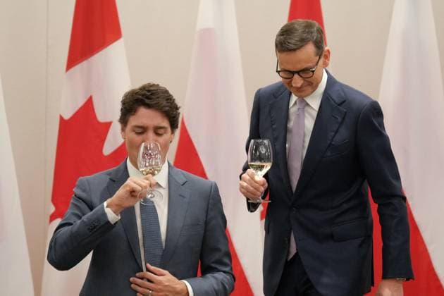 June 2, 2023, TORONTO, ON, Canada: Prime Minister Justin Trudeau (left) and Poland Prime Minister Mateusz Morawiecki step down from a podium after making a toast at a luncheon in Toronto on Friday, June 2, 2023. TORONTO Canada  - ZUMAc35_ 20230602_zaf_c35_053 Copyright: xChrisxYoungx