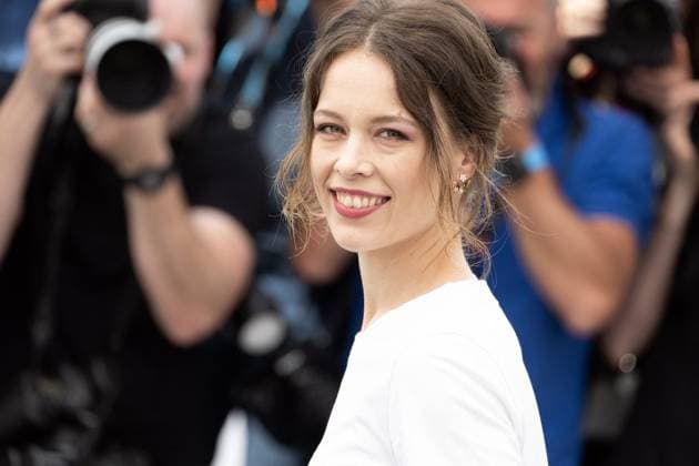 Cannes - Un Certain Regard Photocall Paula Beer attends the photocall for the Un Certain Regard jury at the 76th annual Cannes film festival at Palais des Festivals on May 17, 2023 in Cannes, France. Photo by David Niviere ABACAPRESS.COM CANNES France Copyright: xNivierexDavid ABACAPRESS.COMx 853245_054 NivierexDavid ABACAPRESS.COMx 853245_054