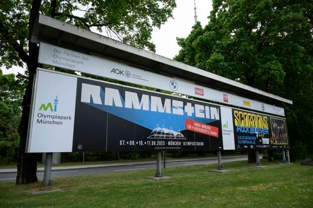 News Bilder des Tages Rammstein Danke München für 4 ausverkaufte Shows und Scorpions Rock Believer Tour 2023 - Plakat beim Olympiapark, München 5.06.2023