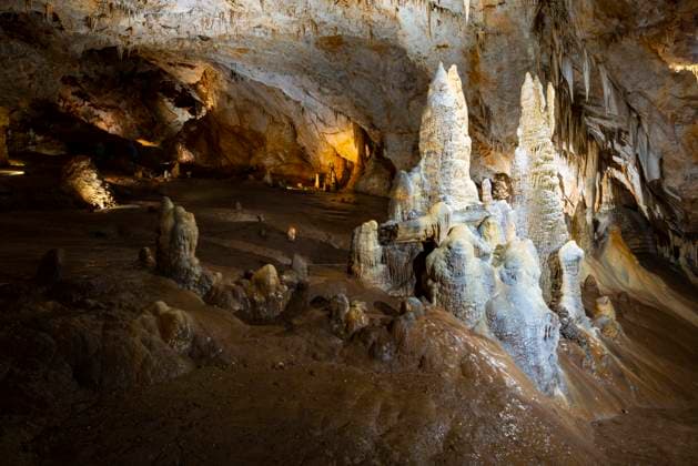 Stalagmiten, Stalagtiten, Kalkablagerungen, Lipa Höhle, Lipska pecina, Cetinje, Montenegro, Europa Copyright: imageBROKER IngoxSchulz ibxisb09325411.jpg