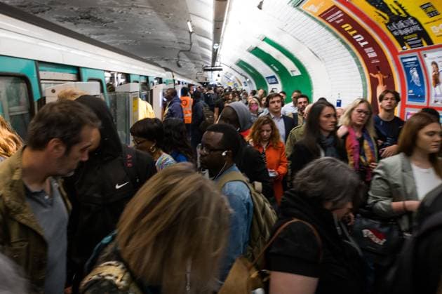 Incident In The Paris Metro Again this morning, line 13 of the Paris metro showed very long waiting times, following an incident at Saint Denis station . Paris, France on May 30, 2023. Line 13 is known for being the longest in the network with its 24.3 km and for its record attendance and its more than tight routes at rush hour. Line 13 of the Paris metro is 5th in the world s most crowded transit lines, with nearly 600,000 passengers every day. Photo by Pierrick Villette ABACAPRESS.COM Paris France  Copyright: xVillettexPierrick ABACAx 855255_005 VillettexPierrick ABACAx 855255_005