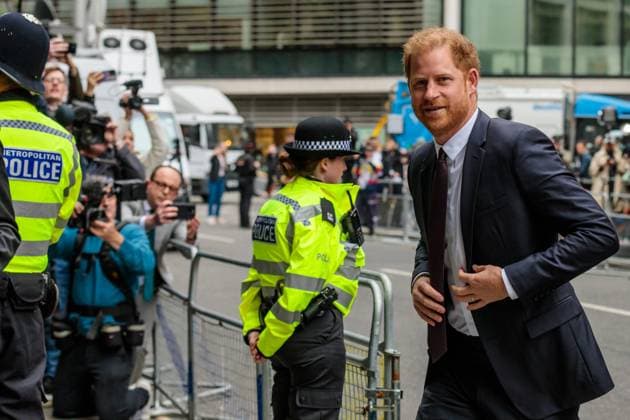 RECORD DATE NOT STATED Prince Harry Court Case, London, UK. Royal Courts of Justice, London, UK. 6th June 2023. Prince Harry arriving at the Royal Courts of Justice, ahead of his lawsuit against The Mirror Group. The Duke of Sussex is suing Mirror Group Newspapers (MGN) for damages over alleged unlawful information gathering, including phone hacking and will be the first senior British royal to give evidence in court for 130 years. United Kingdom, London, Rolls Building  Copyright: xPhotoxbyxAmandaxRosex xAvalonx 0781717892