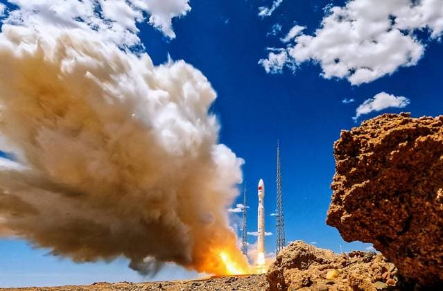 News Themen der Woche KW23 News Bilder des Tages China, Raktenstart in Jiuquan (230607) -- JIUQUAN, June 7, 2023 -- A Lijian-1 Y2 carrier rocket blasts off from the Jiuquan Satellite Launch Center in northwest China, June 7, 2023. China on Wednesday launched a Lijian-1 Y2 carrier rocket with 26 satellites onboard. The rocket blasted off at 12:10 p.m. (Beijing Time) from the Jiuquan Satellite Launch Center in northwest China, and sent a group of experiment satellites into the planned orbits. The satellites will be mainly used for technology verification and commercial remote sensing information services. (Photo by Xinhua) (EyesonSci) CHINA-JIUQUAN-SATELLITE-LAUNCH (CN) WangxHeng 