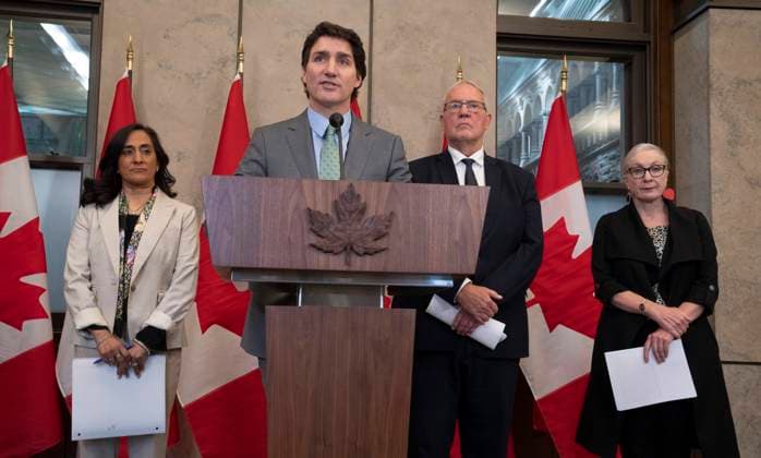 News Themen der Woche KW23 News Bilder des Tages June 7, 2023, Ottawa, ON, Canada: Defence Minister Anita Anand, Emergency Preparedness Minister Bill Blair and Indigenous Services Minister Patty Hajdu look on as Prime Minister Justin Trudeau speaks during a news conference, in Ottawa, Wednesday, June 7, 2023. Ottawa Canada  - ZUMAc35_ 20230607_zaf_c35_066 Copyright: xAdrianxWyldx
