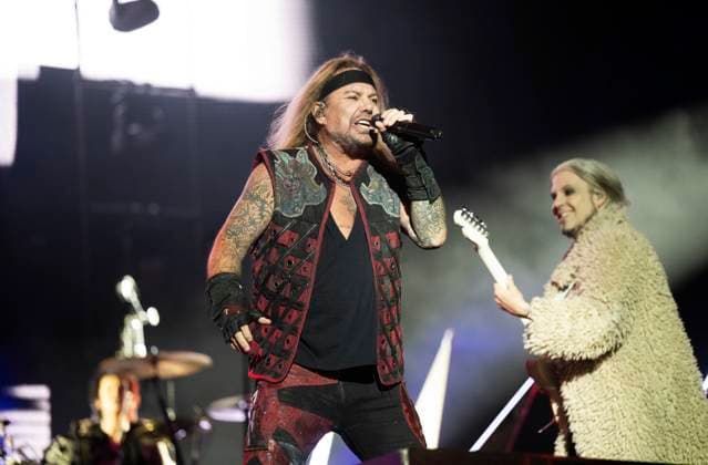 Entertainment Themen der Woche KW23 Entertainment Bilder des Tages SÖLVESBORG 20230607 Legendariska Mötley Crüe fran USA spelar pa Festival Stage. Sangaren Vince Neil. Sweden Rock Festival 2023. 92 band under fyra dagar underhaller över trettiotusen tillresta hardrockare. SÖLVESBORG Sverige x10080x *** SÖLVESBORG 20230607 Legendary Mötley Crüe from USA plays on Festival Stage Singer Vince Neil Sweden Rock Festival 2023 92 bands over four days entertain over thirty thousand visiting hard rockers SÖLVESBORG Sweden x10080x  Copyright: xFREDRIKxSANDBERGxx TTx SWEDEN ROCK 2023 TTABB0000000000192779