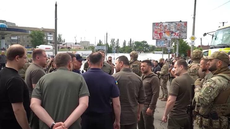 **** Ukraine?s President Volodymyr Zelensky visited the flood-hit region of Kherson on Thursday. Residents of areas of Kherson near to the Dnipro river have been forced to leave their homes as they have become inundated with flood water following the destruction of the Kakhovka Hydroelectric Plant dam upriver in the early hours of Tuesday morning. Ukrainian officials have blamed Russia, whose forces control the area of Kherson where the dam is situated, for the destruction of the dam. During his visit, Zelensky spoke with regional officials and came to the crossing through which people are evacuated from flooded areas. In a statement, he said: In Kherson, I visited a Copyright: xx 52794822 EDITORIAL USE ONLY. NOT FOR USE BY NEWSPAPERS BASED IN THE UK.