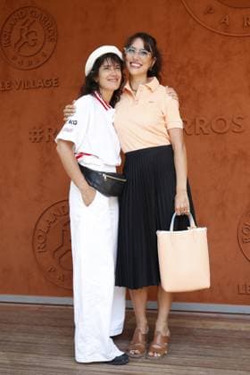 Entertainment Bilder des Tages Eva Guide and Vanessa Guide CELEBRITES : Roland-Garros 2023 - Paris - 08 06 2023 MichaelBaucher Panoramic 