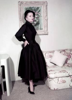 SERENADE, Joan Fontaine, 1956M4DSERE EC001 PUBLICATIONXNOTxINxCANxCHNxFRAxITAxJPNxNORxPOLxRUSxESPxUKxUSA Copyright: xx M4DSERE EC001