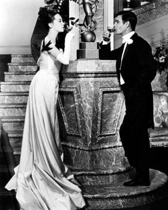 GIGI, from left, Leslie Caron, Louis Jourdan, 1958MBDGIGI EC092 PUBLICATIONXNOTxINxCANxCHNxFRAxITAxJPNxNORxPOLxRUSxESPxUKxUSA Copyright: xx MBDGIGI EC092
