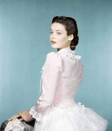 DRAGONWYCK, Gene Tierney, 1946. TM & Copyright ?20th Century Fox Film Corp. courtesy Everett CollectionMSDDRAG EC098 PUBLICATIONXNOTxINxCANxCHNxFRAxITAxJPNxNORxPOLxRUSxESPxUKxUSA Copyright: xx MSDDRAG EC098
