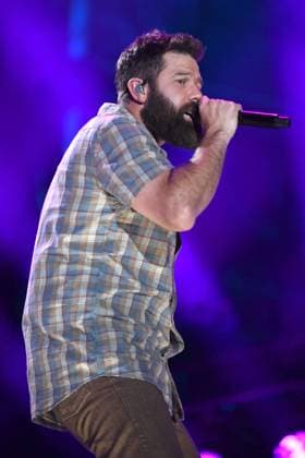 08 June 2023 - Nashville, Tennessee - Jordan Davis. 2023 CMA Music Fest Nightly Concert held at Nissan Stadium. Photo Credit: Dara-Michelle Farr AdMedia 293217 2023-06-08 Tennessee Nashville Etats-Unis  Copyright: xAdMediax STAR_293217_012