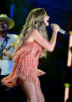08 June 2023 - Nashville, Tennessee - Carly Pearce. 2023 CMA Music Fest Nightly Concert held at Nissan Stadium. Photo Credit: Dara-Michelle Farr AdMedia 293217 2023-06-08 Tennessee Nashville Etats-Unis  Copyright: xAdMediax STAR_293217_092