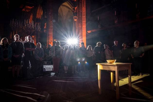 Musikgottesdienst Mysterion mit Electro-Chill-Music und Abendmahl am 08.06.2023 in der St. Lorenz Kirche beim Evangelischen Kirchentag in Nuernberg. Vom 7. bis 11. Juni werden etwa 100.000 Besucher in der mittelfraenkischen Stadt zum 38. Deutschen Evangelischen Kirchentag erwartet. Das groesste christliche Laientreffen in Deutschland findet in diesem Jahr unter der Losung Jetzt ist die Zeit statt. EDITORIAL USE ONLY