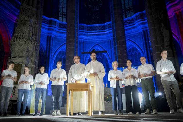Musikgottesdienst Mysterion mit Electro-Chill-Music und Abendmahl am 08.06.2023 in der St. Lorenz Kirche beim Evangelischen Kirchentag in Nuernberg. Vom 7. bis 11. Juni werden etwa 100.000 Besucher in der mittelfraenkischen Stadt zum 38. Deutschen Evangelischen Kirchentag erwartet. Das groesste christliche Laientreffen in Deutschland findet in diesem Jahr unter der Losung Jetzt ist die Zeit statt. EDITORIAL USE ONLY
