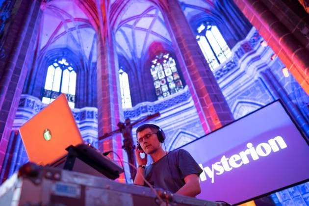 Musikgottesdienst Mysterion mit Electro-Chill-Music und Abendmahl am 08.06.2023 in der St. Lorenz Kirche beim Evangelischen Kirchentag in Nuernberg. Vom 7. bis 11. Juni werden etwa 100.000 Besucher in der mittelfraenkischen Stadt zum 38. Deutschen Evangelischen Kirchentag erwartet. Das groesste christliche Laientreffen in Deutschland findet in diesem Jahr unter der Losung Jetzt ist die Zeit statt. EDITORIAL USE ONLY