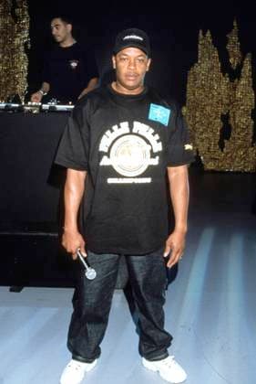 Dr. Dre rehearsing for the American Music Awards, Shrine Auditorium, Los Angeles, CA, January 17, 2000. ph: Ron Wolfson Everett Collection (Dr. Dre)RWFA002 UW325 PUBLICATIONXNOTxINxCANxCHNxFRAxITAxJPNxNORxPOLxRUSxESPxUKxUSA Copyright: xx RWFA002 UW325