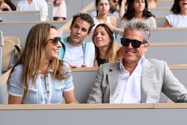 Bilder des Jahres 2023, Entertainment June 06 Entertainment Themen der Woche KW23 Entertainment Bilder des Tages French Open - Anna Elisabet Eberstein and Hugh Grant In The Stands Anna Elisabet Eberstein, Theo Curin, Marie Camille and Hugh Grant attend the Men s Singles Final match between Novak Djokovic of Serbia and Casper Ruud of Norway on Day Fifteen of the 2023 French Open at Roland Garros on June 11, 2023 in Paris, France. Photo by Laurent Zabulon ABACAPRESS.COM Paris France  Copyright: xZabulonxLaurent ABACAx 856615_005 ZabulonxLaurent ABACAx 856615_005