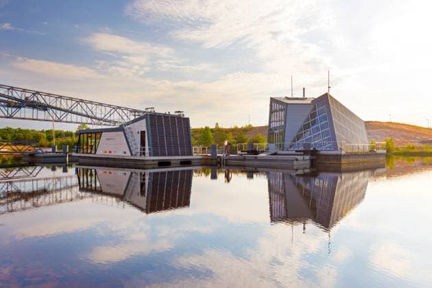Creative Highlights World Autartec-Haus am Bergheider See DEU Deutschland Brandenburg Lichterfeld, 07.06.2023, Schwimmendes autartec-Haus auf dem Bergheider See am Besucherbergwerk F60. Das autartec Haus ist ein Forschungs- und Demonstrationsobjekt des Frauenhofer Instituts zum autarken Leben auf dem Wasser. *** Autartec house at Bergheider lake DEU Germany Brandenburg Lichterfeld, 07 06 2023, Floating autartec house on Bergheider lake at visitor mine F60 The autartec house is a research and demonstration object of the Frauenhofer Institute for self-sufficient living on water AF_Lichterfeld_44933.jpeg