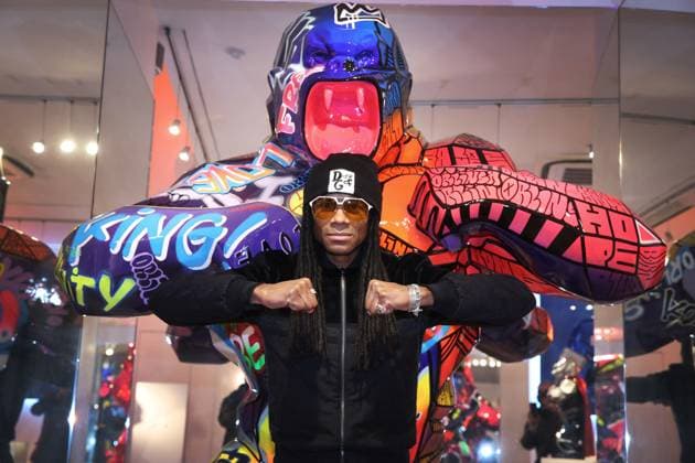 Exclusif - Fabien Morvan Visite La Boutique Richard Orlinski - Paris Exclusif - Ex membre du groupe Milli Vanilli, Fabien Morvan visite la boutique Richard Orlinski a Paris, France, le 7 janvier 2021. Photo by Jerome Domine ABACAPRESS.COM Paris France  Copyright: xDominexJerome ABACAx 752264_009 DominexJerome ABACAx 752264_009