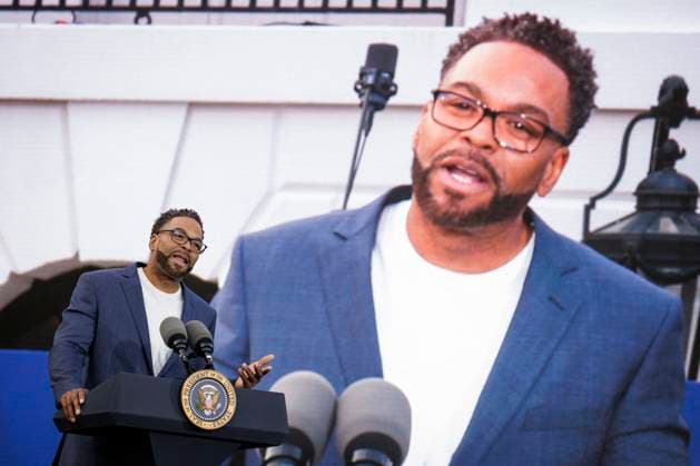 DC: President Biden Hosts a Juneteenth Concert on the South Lawn US rapper and actor Method Man speaks during a Juneteenth concert on the South Lawn of the White House on June 13, 2023 in Washington, D.C. Juneteenth celebrates the emancipation of enslaved African Americans on June 19th and was declared a federal holiday in 2021 by President Joe Biden. (Photo by Samuel Corum Pool ABACAPRESS.COM) Washington The White House DC United States  Copyright: xPool ABACAx 856900_023 Pool ABACAx 856900_023
