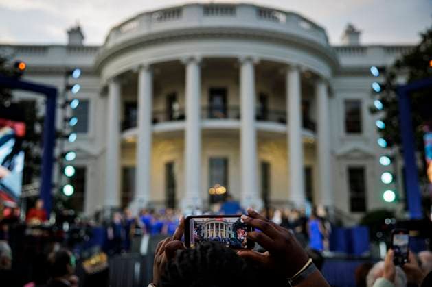 DC: President Biden Hosts a Juneteenth Concert on the South Lawn An attendee records Broadway Inspirational Voices during a Juneteenth concert on the South Lawn of the White House on June 13, 2023 in Washington, D.C. Juneteenth celebrates the emancipation of enslaved African Americans on June 19th and was declared a federal holiday in 2021 by President Joe Biden. (Photo by Samuel Corum Pool ABACAPRESS.COM) Washington The White House DC United States  Copyright: xPool ABACAx 856900_032 Pool ABACAx 856900_032