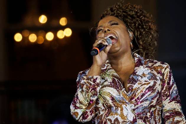 DC: President Biden Hosts a Juneteenth Concert on the South Lawn US singer Ledisi performs during a Juneteenth concert on the South Lawn of the White House on June 13, 2023 in Washington, D.C. Juneteenth celebrates the emancipation of enslaved African Americans on June 19th and was declared a federal holiday in 2021 by President Joe Biden. (Photo by Samuel Corum Pool ABACAPRESS.COM) Washington The White House DC United States  Copyright: xPool ABACAx 856900_047 Pool ABACAx 856900_047