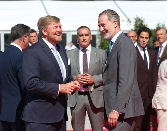 Entertainment Themen der Woche KW24 Entertainment Bilder des Tages King Willem-Alexander Visit To Spain The King of Spain, Felipe VI, (r) next to the King of the Netherlands, William Alexander, (l) during the working days entitled Accelerating Europe s Energy Transition. Green Hydrogen Maritime Corridor between Southern and Northern Europe (Algeciras-Rotterdam) at the Port of Algeciras, June 14, 2023 in Cadiz (Andalusia, Spain). Felipe VI chairs, together with the King of the Netherlands, the working sessions entitled Accelerating Europe s Energy Transition. Green Hydrogen Maritime Corridor between Southern and Northern Europe (Algeciras-Rotterdam) , in which also participates the president of the Junta de Andalucia, Juanma Moreno. Photo by Nono Rico Europa Press ABACAPRESS.COM Cadiz (Andalusia) Spai  Copyright: xEuropaxPress ABACAx 856974_005 EuropaxPress ABACAx 856974_005