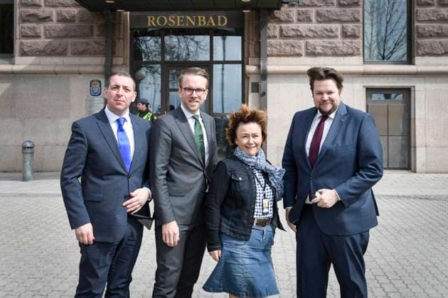 STOCKHOLM 2017-04-24 Alliansens rättspolitiska talespersoner fr v Roger Haddad (L), Andreas Carlson (KD), Beatrice Ask (M) och Johan Hedin (C) anländer till Rosenbad inför en inledande träff med inrikesminister Anders Ygeman i blocköverskridande samtal om atgärder mot terrorism efter terrordadet den 7 april. STOCKHOLM SVERIGE x10060x *** STOCKHOLM 2017 04 24 The Alliances legal policy spokespersons, from left, Roger Haddad L , Andreas Carlson KD , Beatrice Ask M and Johan Hedin C arrive at Rosenbad for an initial meeting with Minister of the Interior Anders Ygeman in cross-bloc talks on counter-terrorism measures after the terrorist attack on April 7 STOCKHOLM SWEDEN x10060x  Copyright: xHenrikxMontgomery TTx TERRORSAMTAL