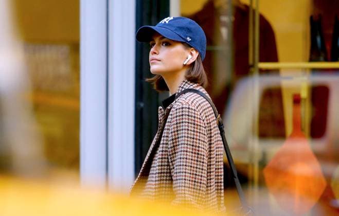 Kaia Gerber Sighting - NYC Model Kaia Gerber walking on Spring Street in Soho, New York City, NY, USA on October 10, 2019. Photo by Dylan Travis ABACAPRESS.COM New York City NY United States  Copyright: xDylanxTravis ABACAx 704219_017 DylanxTravis ABACAx 704219_017